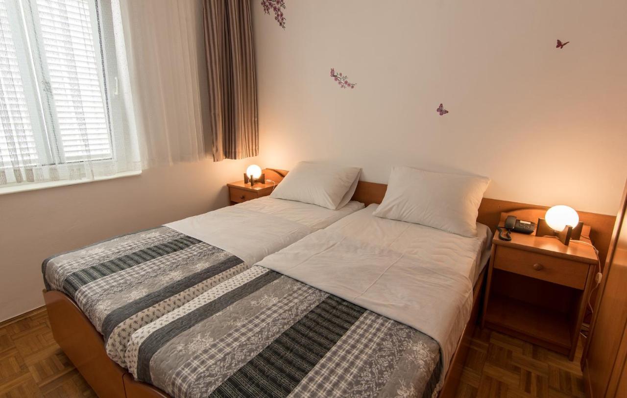 Hotel Barba Starigrad Paklenica Exteriör bild
