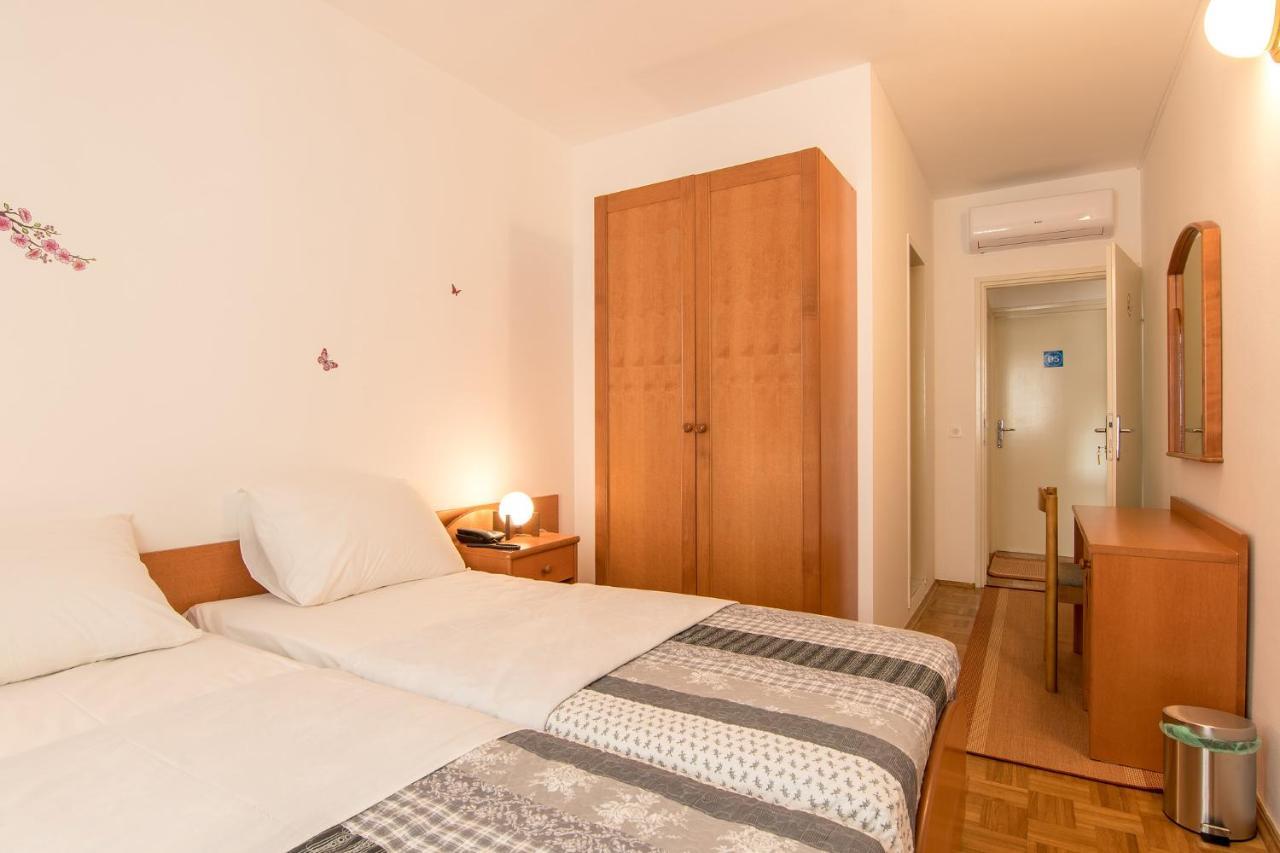 Hotel Barba Starigrad Paklenica Exteriör bild
